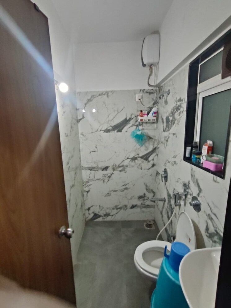 Bathroom, vashishtha-krupa-chs 1 Bedroom 466 Sq.Ft. Apartment In Kandivali East Mumbai 9742394