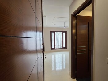 3 BHK Builder Floor for Sale in Defence Colony, Delhi