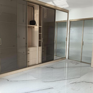 Room in 3 BHK Apartment at Lokhandwala Minerva Mahalaxmi, Arthur rd – for Rent