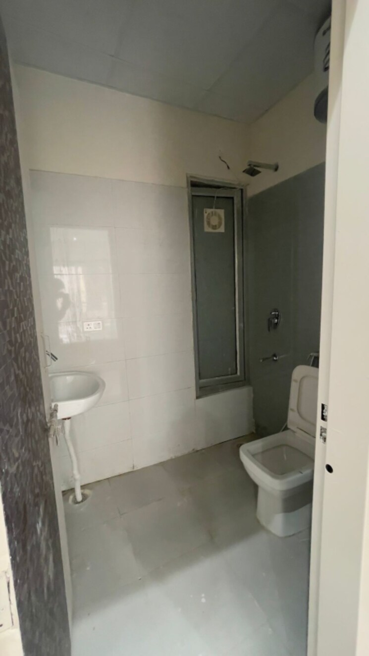 Bathroom, sector 44 1 RK 430 Sq.Ft. Builder Floor In Sector 44 Gurgaon 9742489