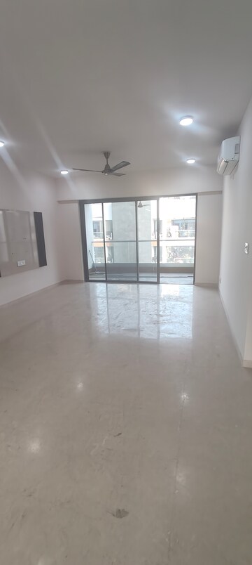 Room in 4 BHK Apartment at Birla Navya, Sector 63a – for Sale
