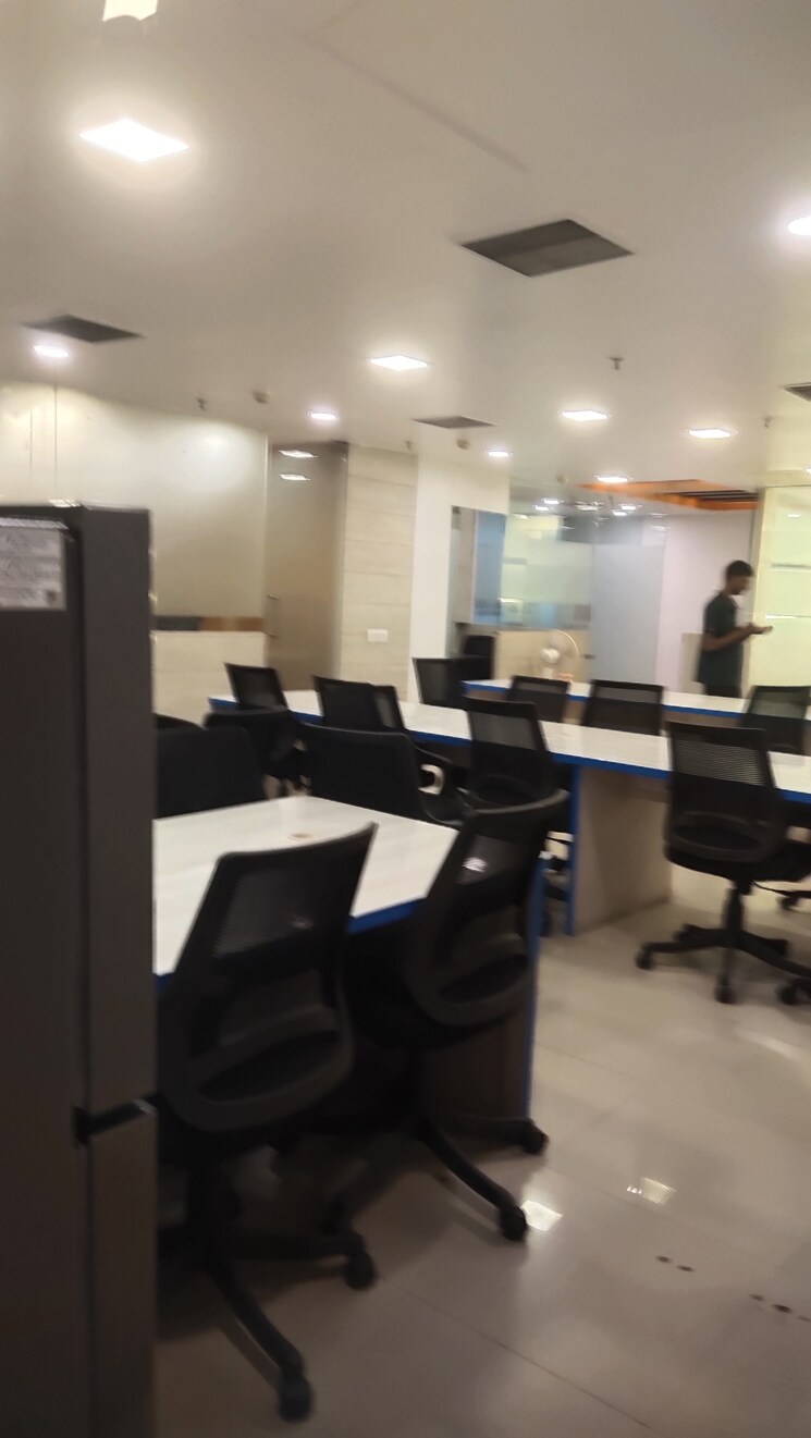 Team Area, levana-cyber-heights Commercial Office Space 2200 Sq.Ft. In Vibhuti Khand Lucknow 9742554