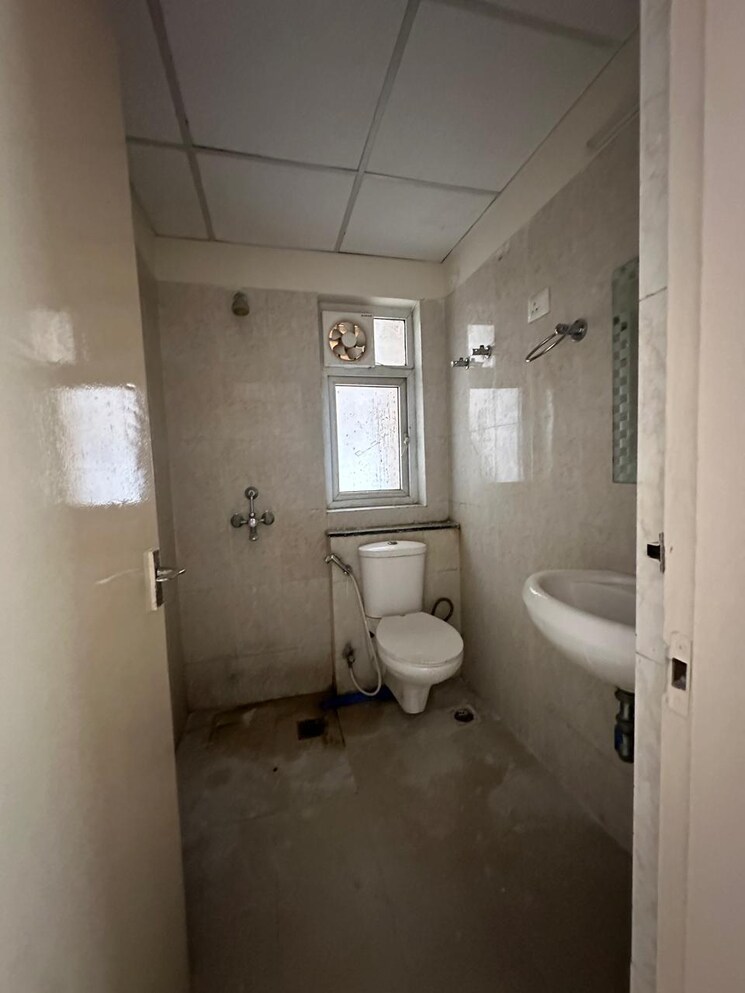 Bathroom, bptp-park-elite-premium 3.5 Bedroom 1250 Sq.Ft. Apartment In Sector 84 Faridabad 9742604