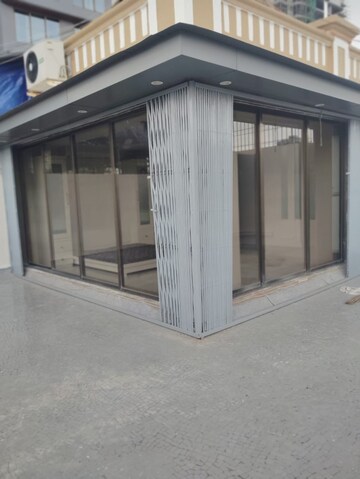 Room in 4 BHK Apartment at Joanna Villa, Bandra West – for Rent