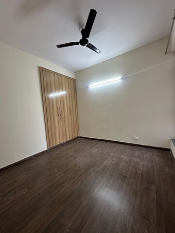 Room in 3.5 BHK Apartment at BPTP Park Elite Premium, Sector 84 – for Rent