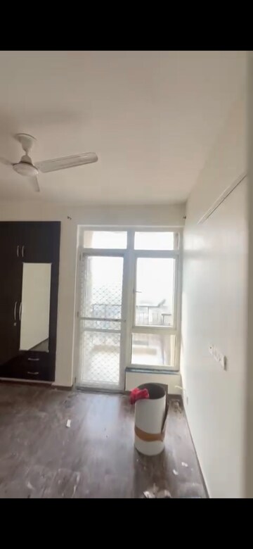 Room in 3.5 BHK Apartment at BPTP Park Elite Premium, Sector 84 – for Rent