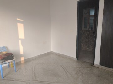 Room in 5 BHK Apartment at Sector 21d – for Rent