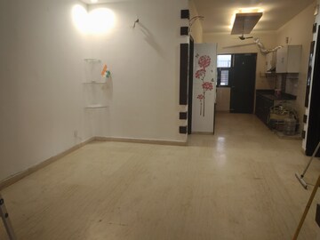 Room in 5 BHK Apartment at Sector 21d – for Rent