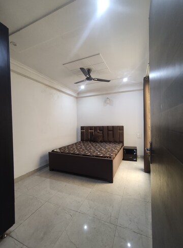 Living Room in 3 BHK Builder Floor at Raheja Mall, Sector 47 – for Rent