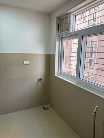 Room in 3.5 BHK Apartment at Raheja Vistas Premiere, Mohammadwadi – for Rent