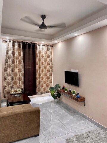 Living Room in 1 BHK Builder Floor at Ansal Sushant Lok I, Sector 43 – for Rent