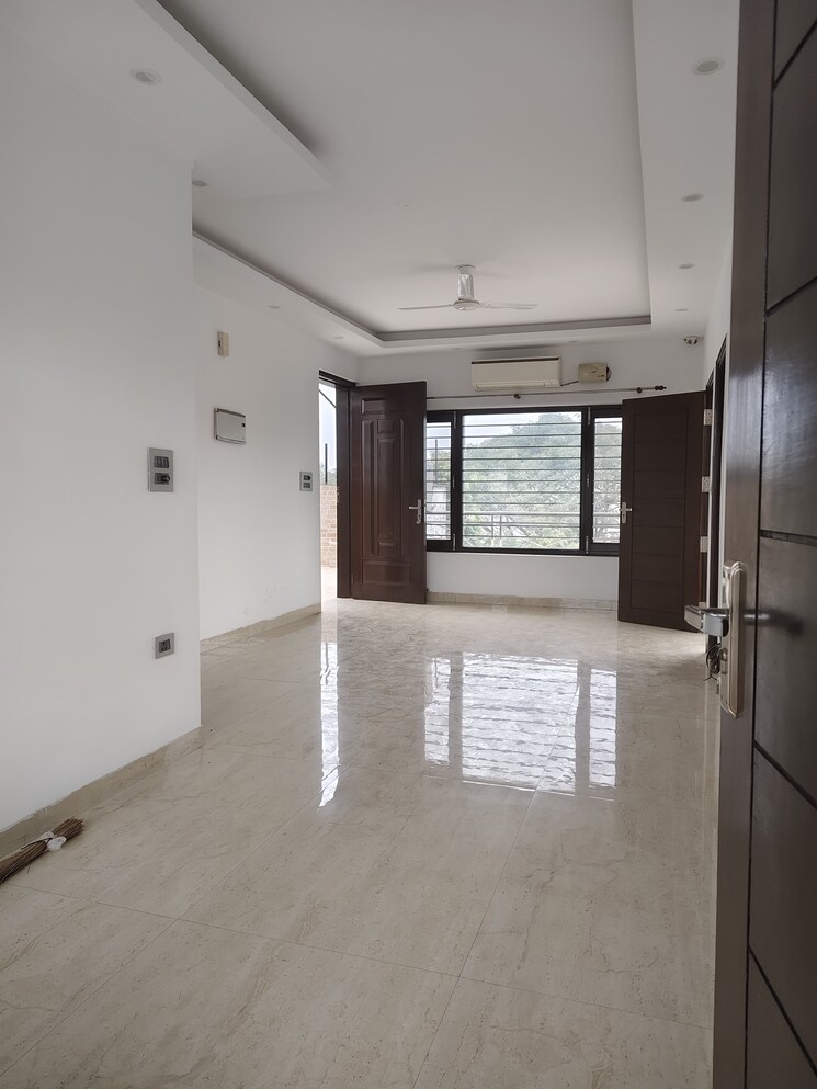 Cover Image, vasant kunj 2 Bedroom 1100 Sq.Ft. Apartment In Vasant Kunj Delhi 9742741