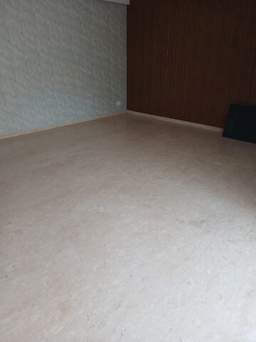 Room in 3 BHK Builder Floor at Greater Kailash I – for Rent