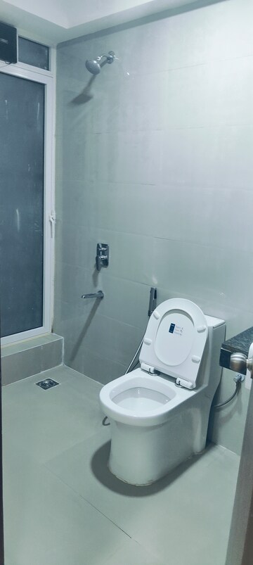 Bathroom in 2 BHK Apartment at Indiabulls One Indiabulls, Pokhran Road No Two – for Rent