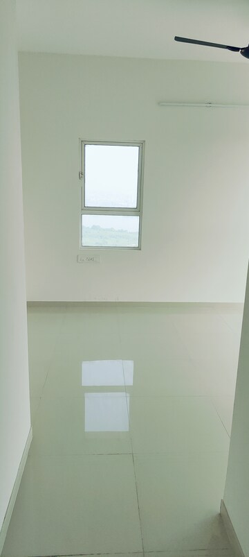 Bedroom in 3 BHK Apartment at Lodha Amara, Kolshet Road – for Rent