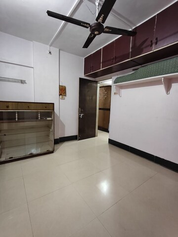 Bedroom in 1.5 BHK Apartment at Suyash Shopping Centre, Goregaon East – for Rent
