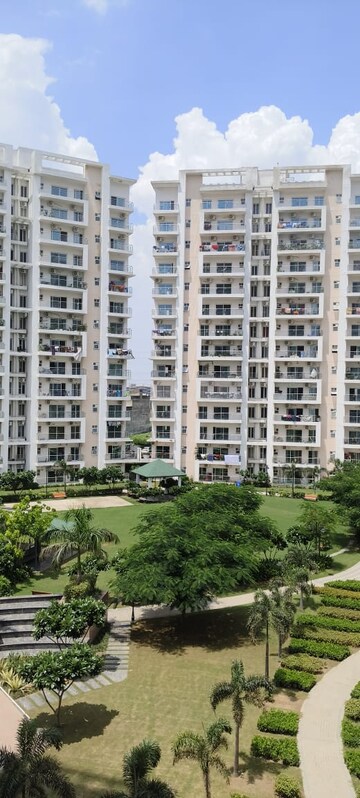 3 BHK Apartment For Sale in Shree Vardhman Victoria, Sector 70