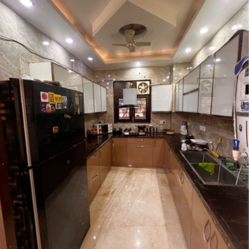 Kitchen in 6+ BHK Builder Floor at Pitampura – for Sale