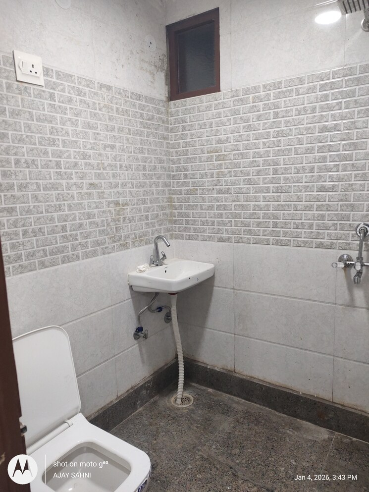 Bathroom, mehrauli 1 Bedroom 400 Sq.Ft. Builder Floor In Mehrauli Delhi 9742866