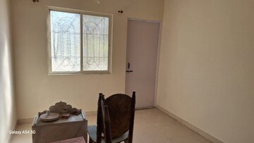 Room in 2 BHK Apartment at Sinhagad Road – for Rent