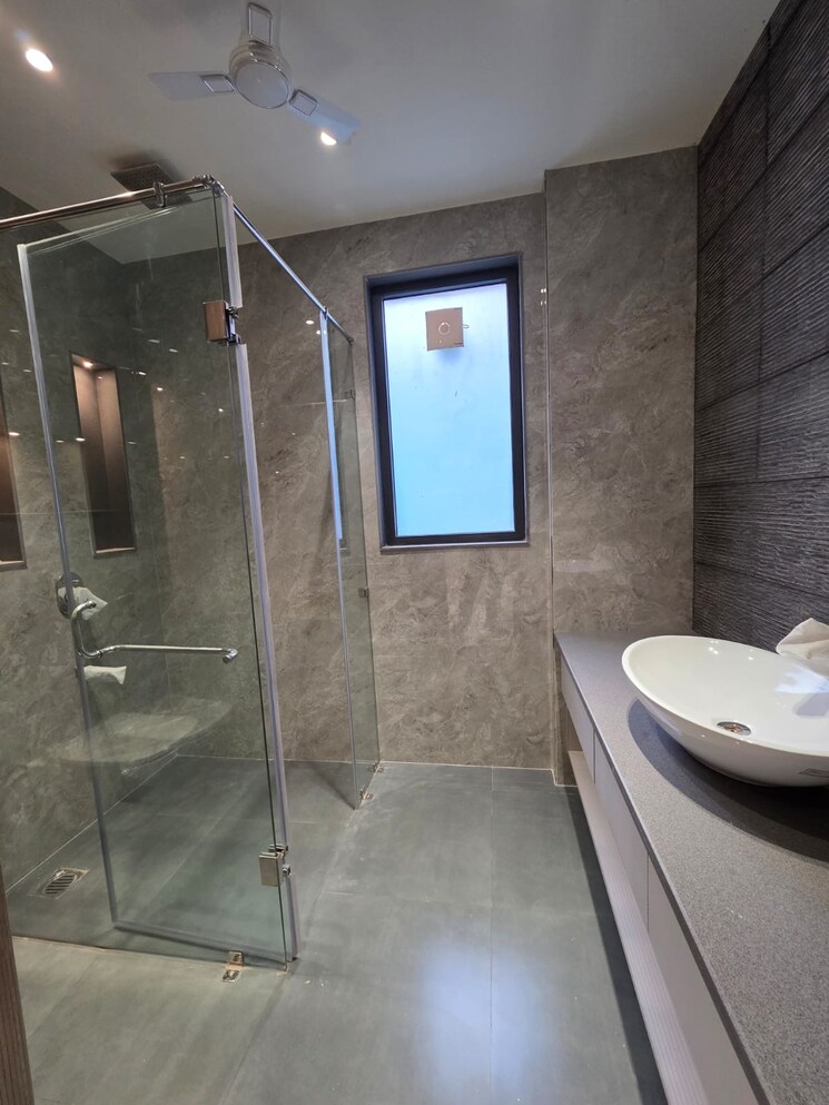 Attached Bathroom, sector 46 4 Bedroom 3000 Sq.Ft. Builder Floor In Sector 46 Gurgaon 9743027