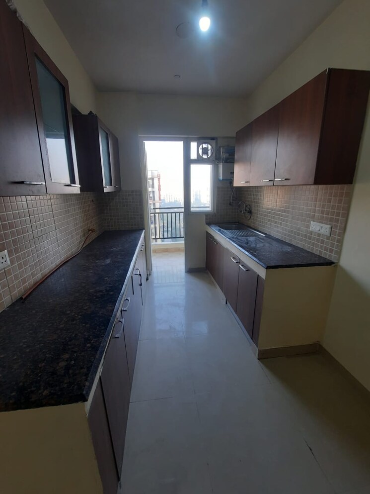 Kitchen, sethi-max-royal 3 Bedroom 1250 Sq.Ft. Apartment In Sector 76 Noida 9743059