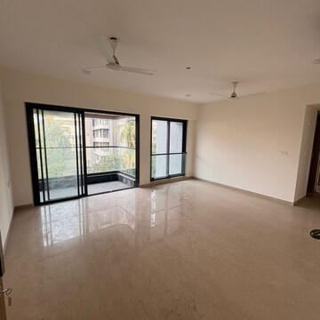 Room in 2 BHK Apartment at Oxford Apartments Bandra West, St. Peters Colony – for Rent