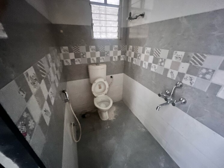 Bathroom, vishrantwadi 2 Bedroom 800 Sq.Ft. Apartment In Vishrantwadi Pune 9743076