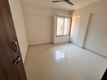 Room in 2 BHK Apartment at Vishrantwadi – for Sale