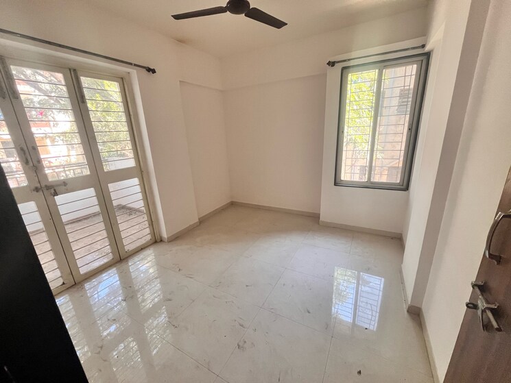 Room, vishrantwadi 2 Bedroom 800 Sq.Ft. Apartment In Vishrantwadi Pune 9743076