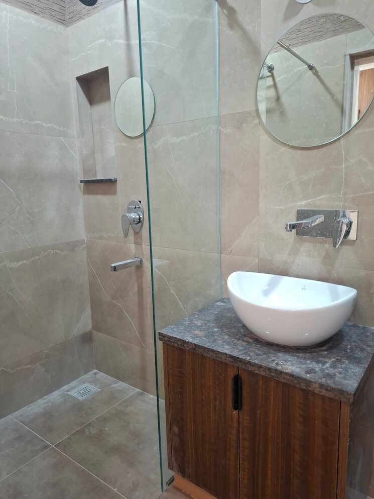 Bathroom, banjara hills 3 Bedroom 2000 Sq.Ft. Apartment In Banjara Hills Hyderabad 9743111