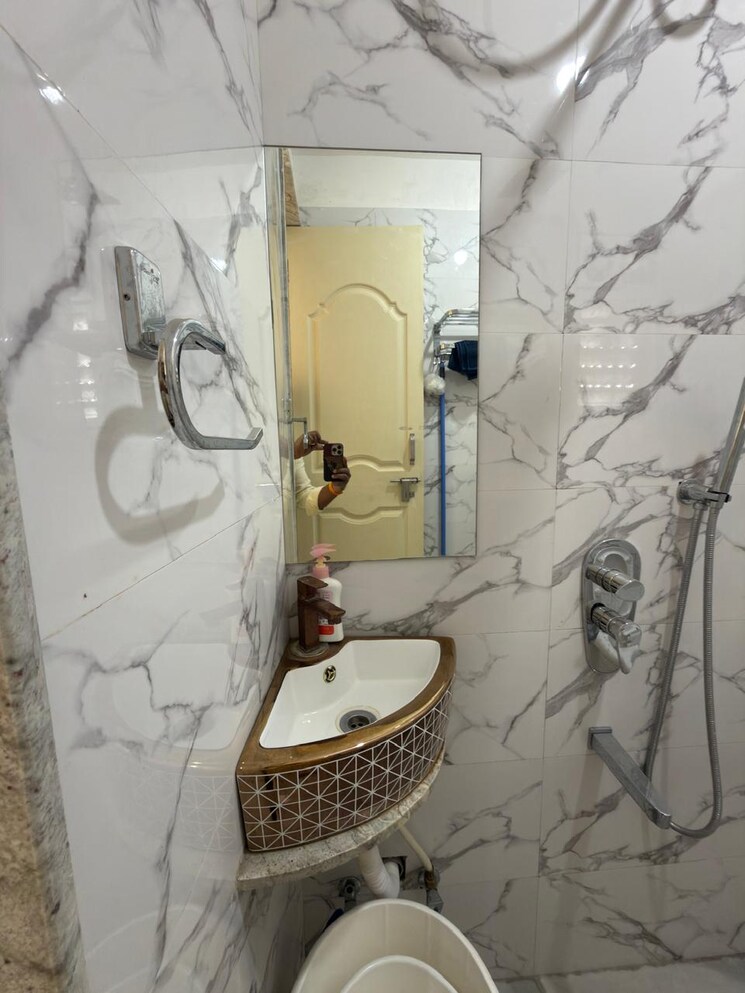 Bathroom, koregaon park annexe 3 Bedroom 2000 Sq.Ft. Independent House In Koregaon Park Annexe Pune 9743190