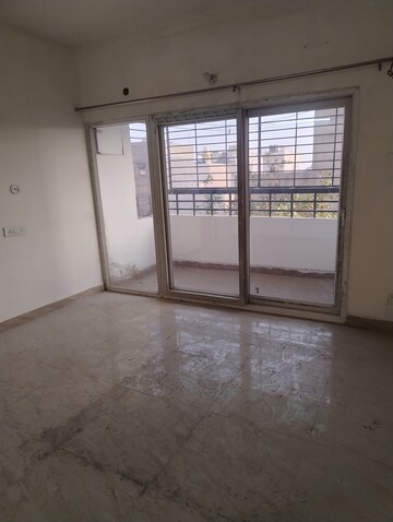 Room in 3 BHK Apartment at Shalimar Mannat, Faizabad Road – for Rent