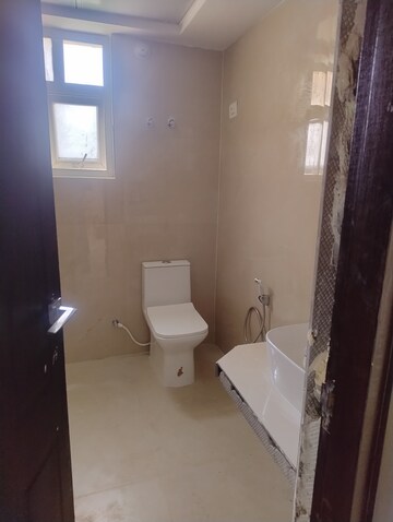 Bathroom in 2.5 BHK Apartment at Shalimar Mannat, Faizabad Road – for Rent