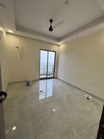 Room in 3 BHK Apartment at Omaxe Residency II, Gomti Nagar – for Rent