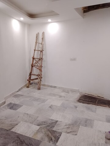 Room in 1 BHK Builder Floor at Mehrauli – for Rent