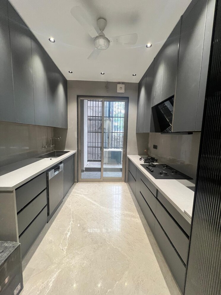 Kitchen, safdarjung enclave 4 Bedroom 2000 Sq.Ft. Builder Floor In Safdarjung Enclave Delhi 9743267