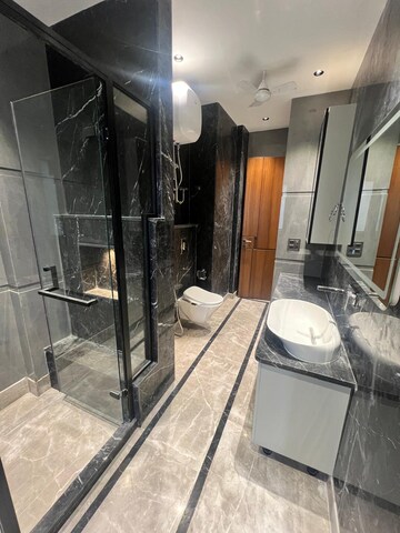 Team Area in 4 BHK Builder Floor at Safdarjung Enclave – for Rent