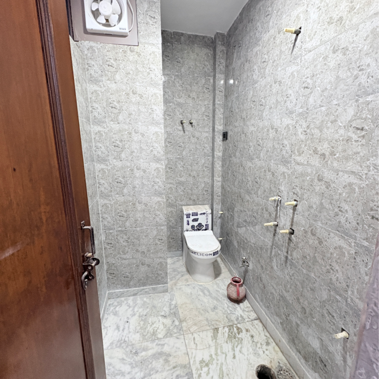 Bathroom, khirki extension 2 Bedroom 80 Sq.Yd. Builder Floor In Khirki Extension Delhi 9743270