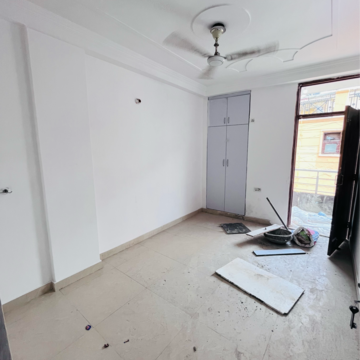 Team Area in 3 BHK Builder Floor at Panchsheel Vihar – for Rent
