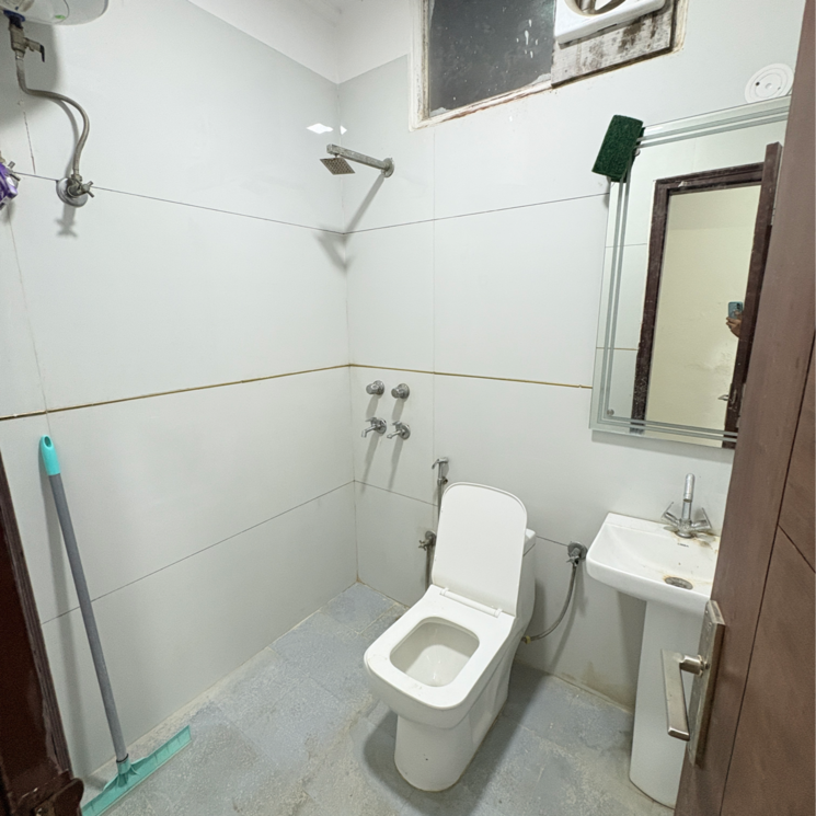 Bathroom, khirki extension 1 Bedroom 45 Sq.Yd. Builder Floor In Khirki Extension Delhi 9743302