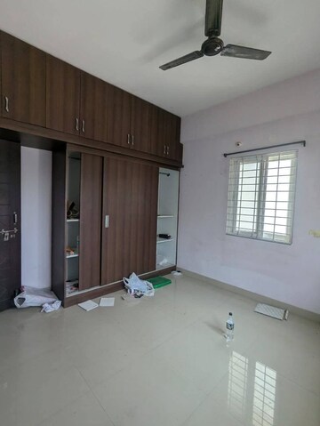 Room in 2 BHK Apartment at Kondapur – for Rent