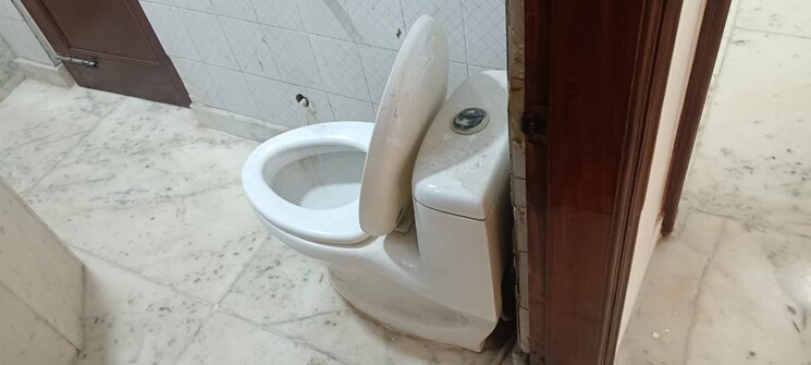 Bathroom, sector 41 5 Bedroom 162 Sq.Mt. Independent House In Sector 41 Noida 9743403