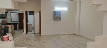 Room in 5 BHK Independent House at Sector 41 – for Rent