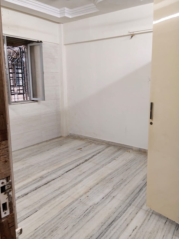 Cover Image, kamla-nagar-chs 2 Bedroom 450 Sq.Ft. Apartment In Kandivali West Mumbai 9743393