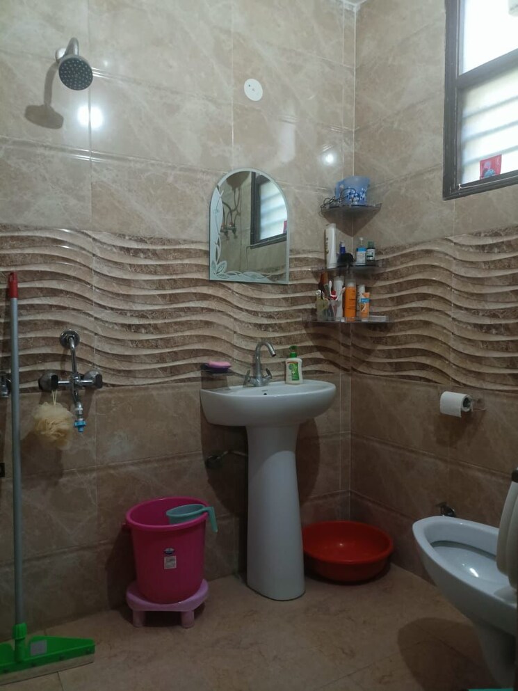 Bathroom, patel-nagar-society 2 Bedroom 1200 Sq.Ft. Builder Floor In Sector 15 Gurgaon 9743413