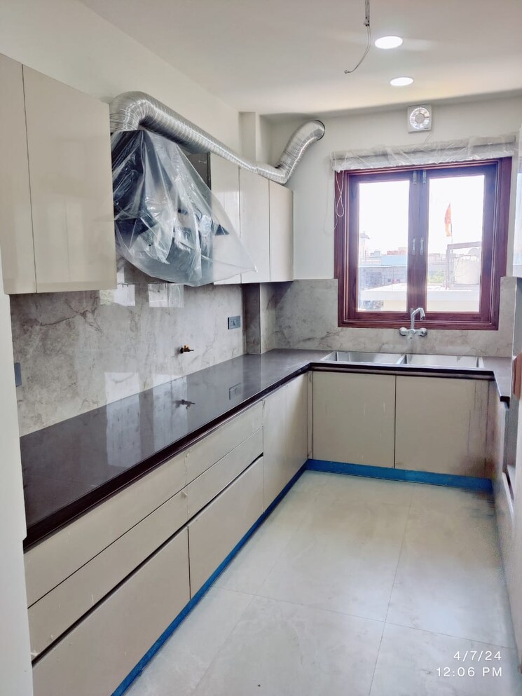 Kitchen, unitech-south-city-1 3 Bedroom 2200 Sq.Ft. Builder Floor In South City 1 Gurgaon 9743422