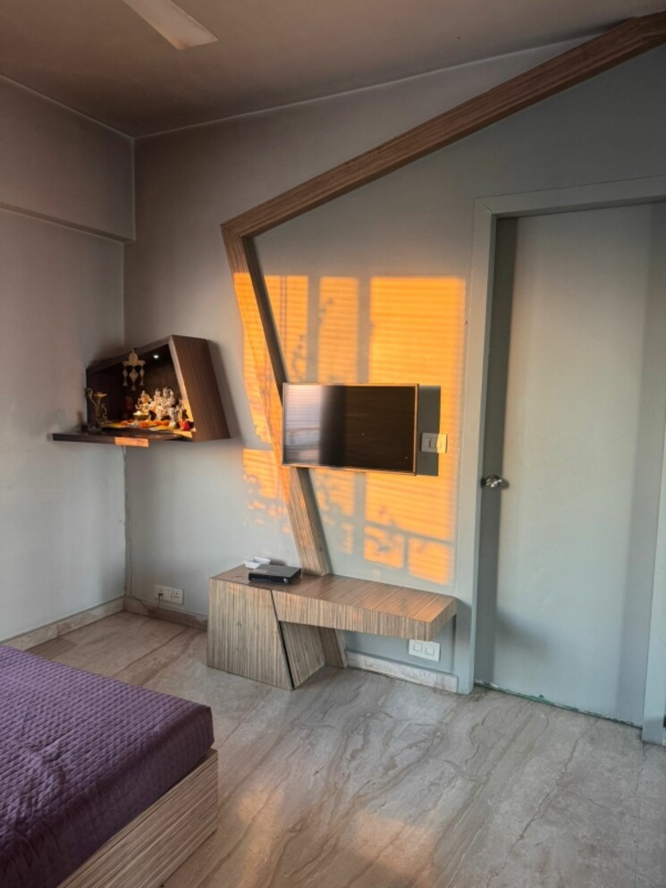 Room, goregaon west 3.5 Bedroom 1500 Sq.Ft. Apartment In Goregaon West Mumbai 9743458