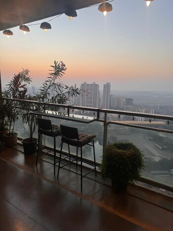 3.5 BHK Flat for Sale in Goregaon West, Mumbai