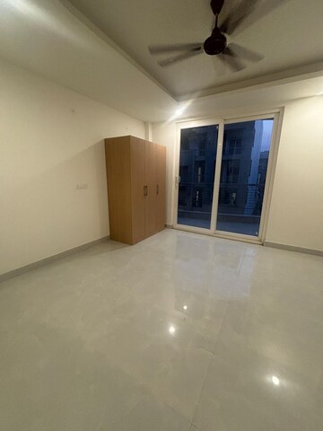 Room in 3 BHK Builder Floor at Palam Vihar – for Rent